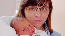 ADRIANA MOLNÁROVÁ. Rodiče Jitka Kalábová a Martin Molnár ze Svitav mají od 7. prosince 14.06 hodin dceru. Holčička, která se poprvé rozkřičela ve svitavské porodnici, vážila 3,1 kilogramu a měřila 49 centimetrů. 