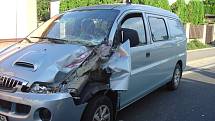 Ve Svitavách se srazil osobní automobil s jeřábem
