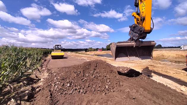 Výstavba dálnice D35 mezi Litomyšlí a Svitavami, září 2023. Ilustrační snímek