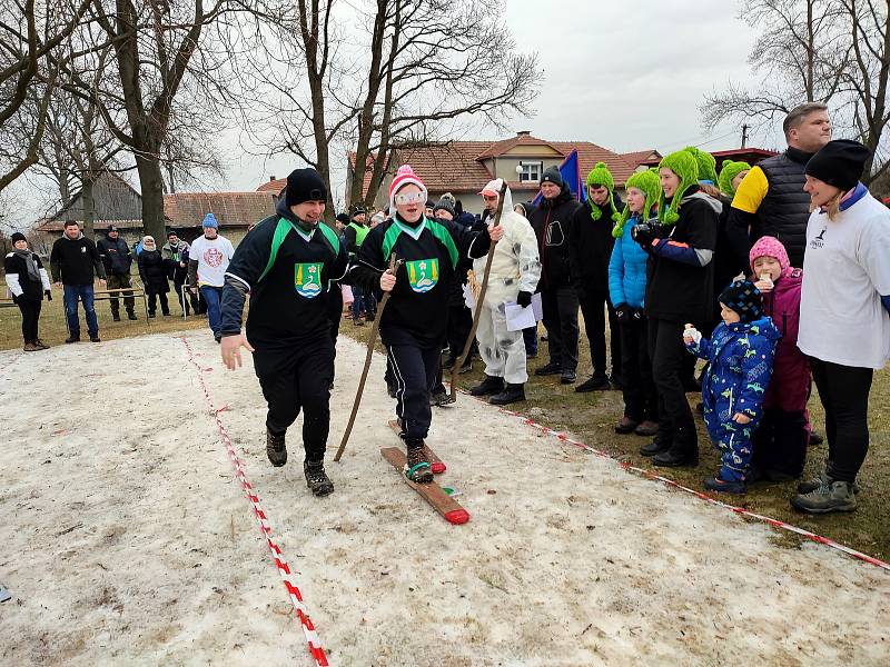 Jubilejní 60. Hry bez katastru se odehrály v Suché Lhotě na Svitavsku. Zúčastnilo se jich 16 týmů.