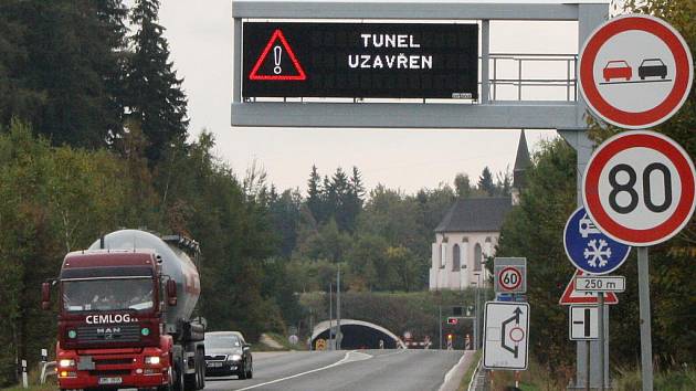 Hřebečský tunel je uzavřen.