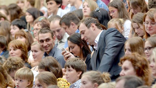 Stejně jako v loňském roce se mohou těšit diváci na koncert, při které budou moci využít svoje mobilní telefony. Na  festival s ním přijede Janáčkova filharmonie. 