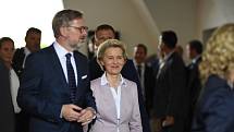 Česká vláda a Evropská komise jednají v Litomyšli. Začíná tak půlroční české předsednictví v Evropské unii.