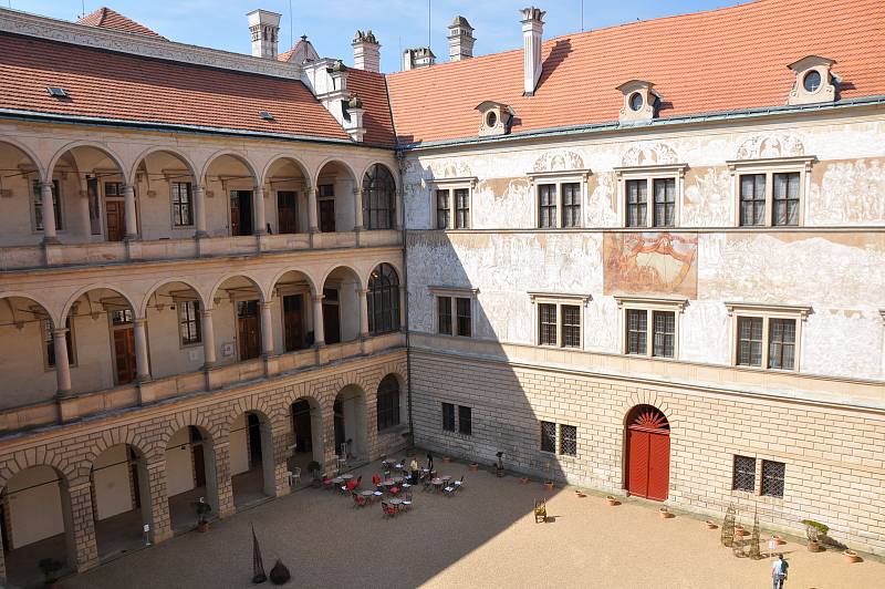 Renesanční zámek v Litomyšli. Od roku 1999 patří mezi památky UNESCO.