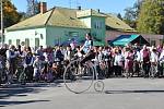 Biskupické kaléšek 2012 - festival dobré pálenky. K němu patří už jedenáct let závod historických velocipedů.