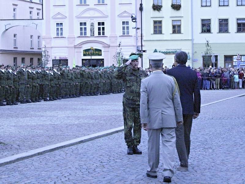 Oslav vojenství v Moravské Třebové se zúčastnil i ministr obrany Martin Stropnický.