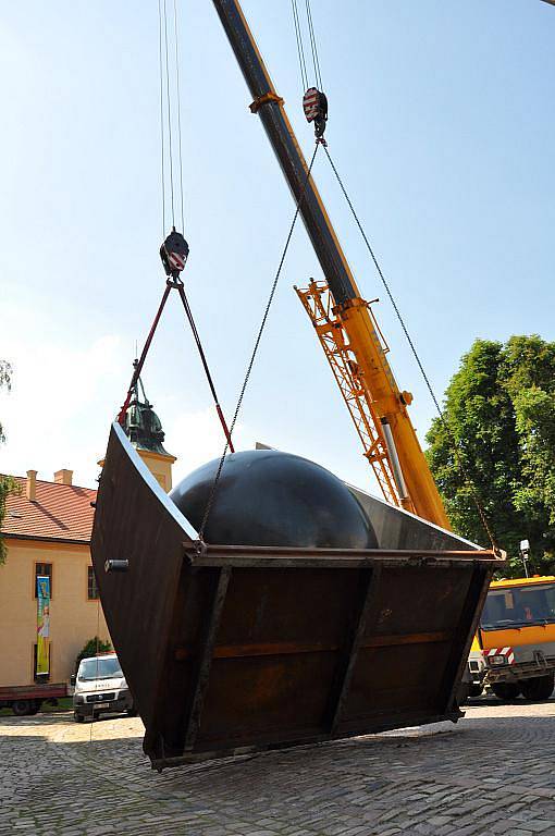 Tunové sochy navždy zmizely z Litomyšle.