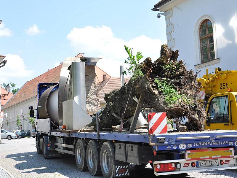 Tunové sochy navždy zmizely z Litomyšle.