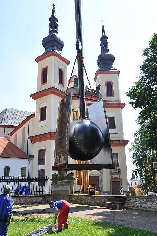 Tunové sochy navždy zmizely z Litomyšle.