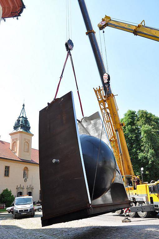 Tunové sochy navždy zmizely z Litomyšle.