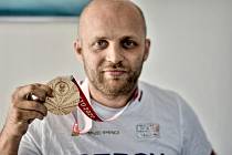 Petr Svatoš z Budislavi přivezl z paralympiády v Tokiu bronzovou medaili ze stolního tenisu.