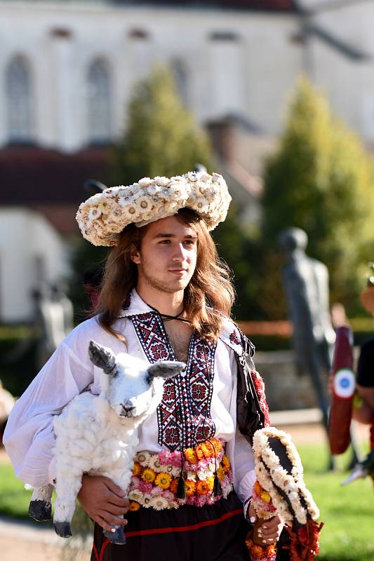 Zahradnická škola v Litomyšli uspořádala už 20. ročník Květinové show v Klášterních zahradách