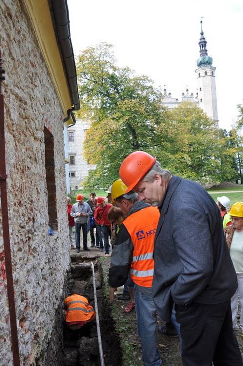 Lidé se mohli v sobotu podívat do některých objektů na zámeckém návrší, kde jinak pracují dělníci a vstup je sem zakázaný.