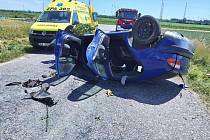 V Nové Vsi u Litomyšle zasahovaly v pátek 24. června odpoledne všechny složky integrovaného záchranného systému u dopravní nehody osobního vozu, se kterým řidič havaroval a s vozem se převrátil na střechu.