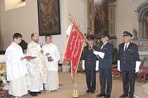 V sobotu začaly oslavy 140. výročí založení Sboru dobrovolných hasičů v Bystrém mší a svěcením kopie historického praporu v místním kostele. 
