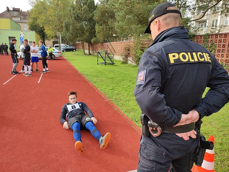 Zájemci o práci u policie musí splnit mimo jiné náročné fyzické testy. Kliky, běh, celomotorický běh na náboru v Moravské Třebové všichni nezvládli.