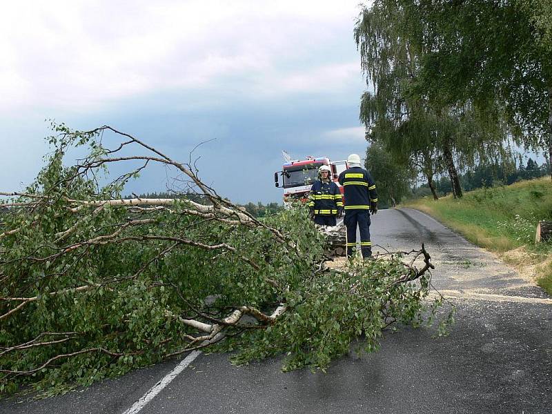 Průtrž mračen zkomplikovala dopravu na Svitavsku.