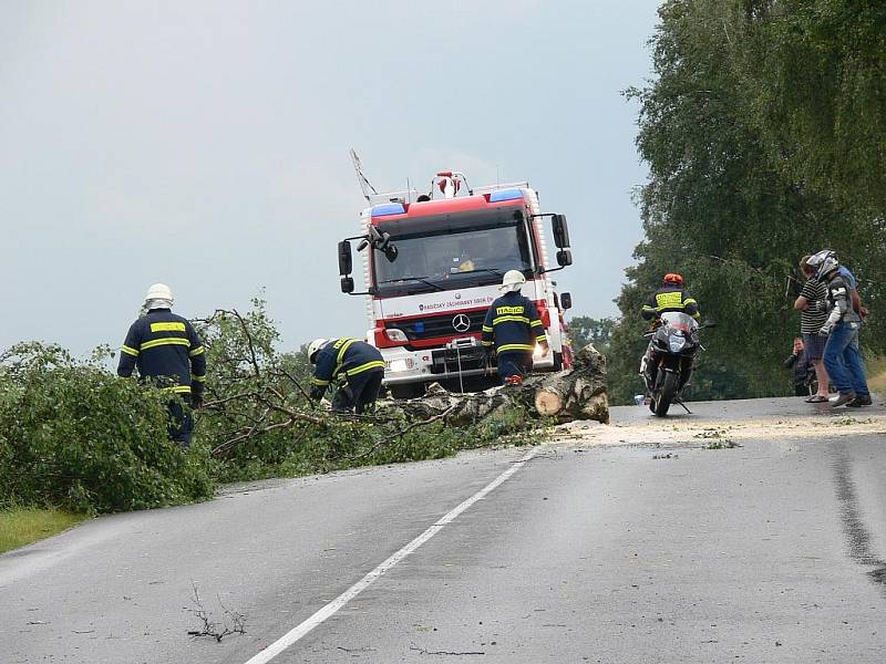 Průtrž mračen zkomplikovala dopravu na Svitavsku.