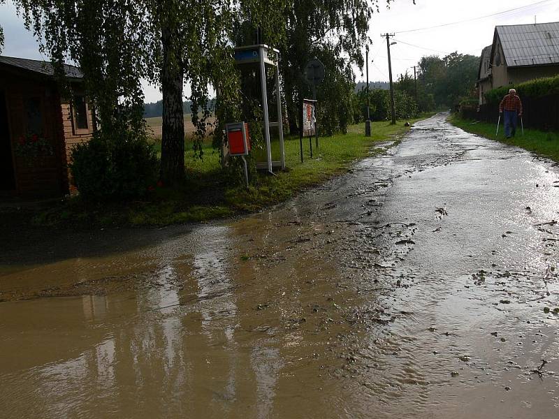 Průtrž mračen zkomplikovala dopravu na Svitavsku.