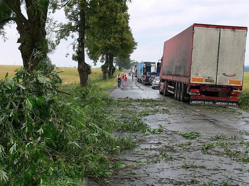 Průtrž mračen zkomplikovala dopravu na Svitavsku.