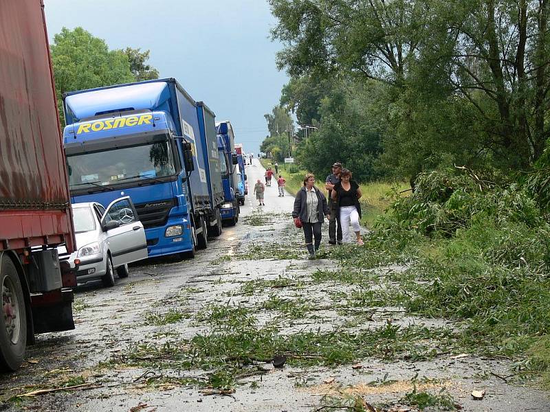 Průtrž mračen zkomplikovala dopravu na Svitavsku.