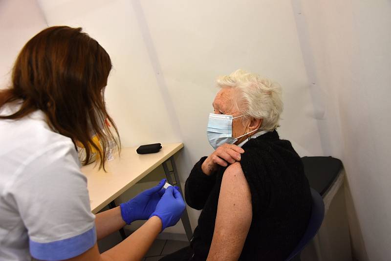 V pátek 22. ledna začalo ve Svitavách očkování seniorů nad 80 let.