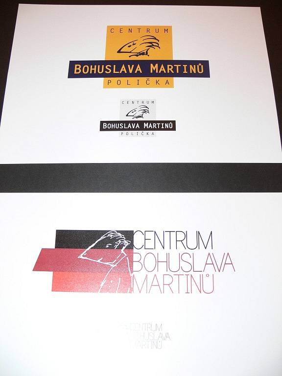 Grafik Vladimír  Slivka oficiálně  představil na poličské radnici  logo  Centra Bohuslava Martinů, které se otevře v dubnu příštího roku. 