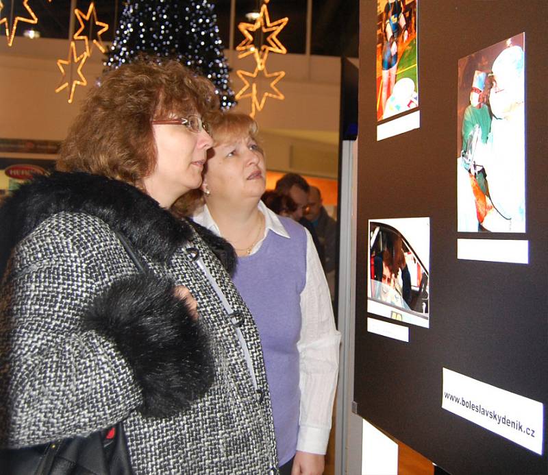 Výstava fotografií Boleslavského deníku přivábila mnoho návštěvníků centra Olympia.