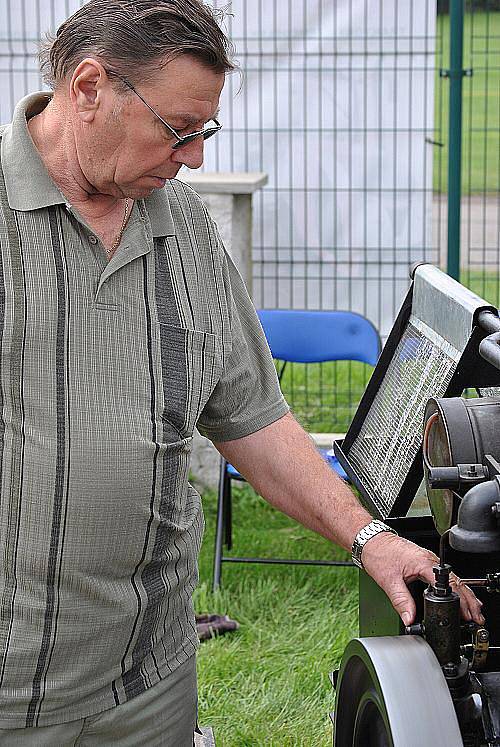 Dostaveníčko traktorů v Kropáčově Vrutici na Mladoboleslavsku.