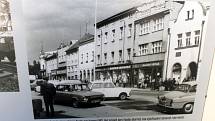 V Muzeu Mladoboleslavska na Hradě je v prvním patře k vidění neobyčejná výstava snímků z historie Staroměstského náměstí.