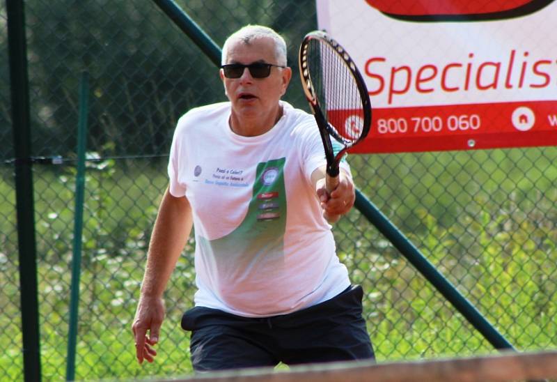 Rekordní počet 25 dvojic se pustil do tenisového turnaje Vrabec Cup, jehož sedmý ročník se uskutečnil na tenisových kurtech v Bakově nad Jizerou. 