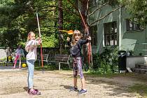 Dětský příměstský tábor odstartoval v pondělí v Komunitním centru Klementinka.
