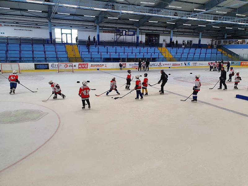 Třetí kemp druhého ročníku Školy hokejových talentů proběhl na zimním stadionu v Benátkách nad Jizerou.