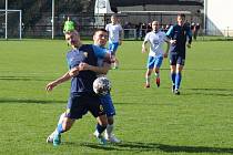 Divize, 18. kolo: FK Dobrovice (světlé dresy) - FK Benešov (1:0), 16. března 2024