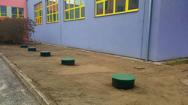 Vzorový projekt s využitím dešťové vody začal fungovat v Mladé Boleslavi u 9. Základní školy.