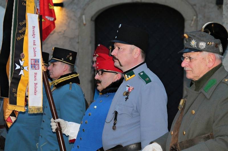 Pochod přátel vojenské historie měl cíl v restauraci U Hymrů.