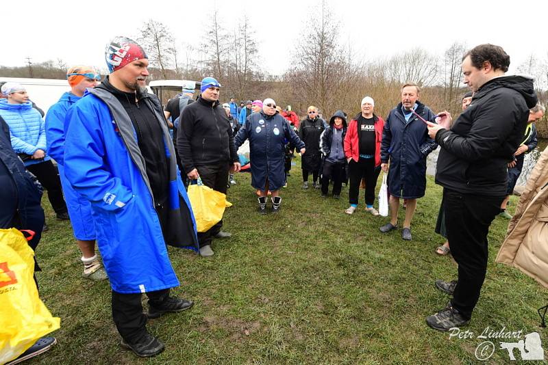 Z plaveckých závodů otužilců na Jizeře v Mladé Boleslavi