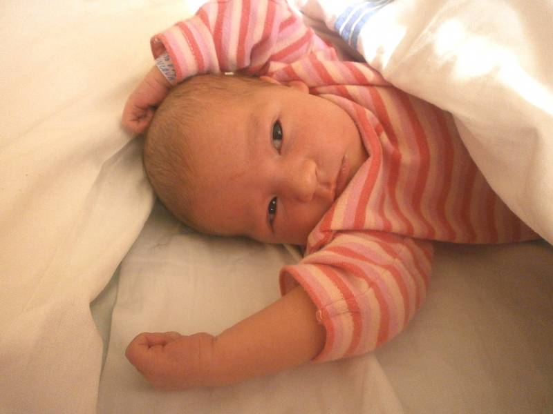PAVLÍNA Martinková se narodila 25. května, vážila 3,47 kg a měřila 49 cm. S maminkou Janou a tatínkem Jardou se na ní již v Benátkách nad Jizerou těšila sestřička Lucie. 