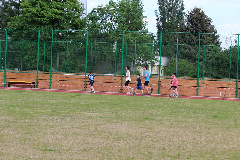 PÁTÁ ZÁKLADNÍ škola Mladá Boleslav se letos už podruhé zapojila do charitativní akce Run and Help aneb běhání, které pomáhá.