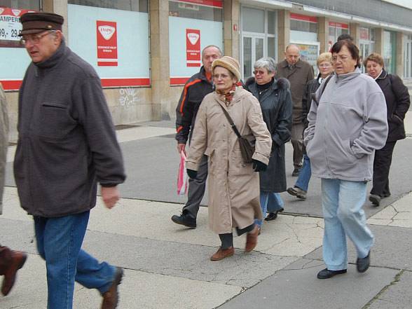 Z náměstí Míru v Mladé Boleslavi vyrazili lidé na pochod na pochod proti diabetu.