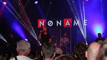 Koncert kapely No Name ve velkém sále Domu kultury v Mladé Boleslavi.