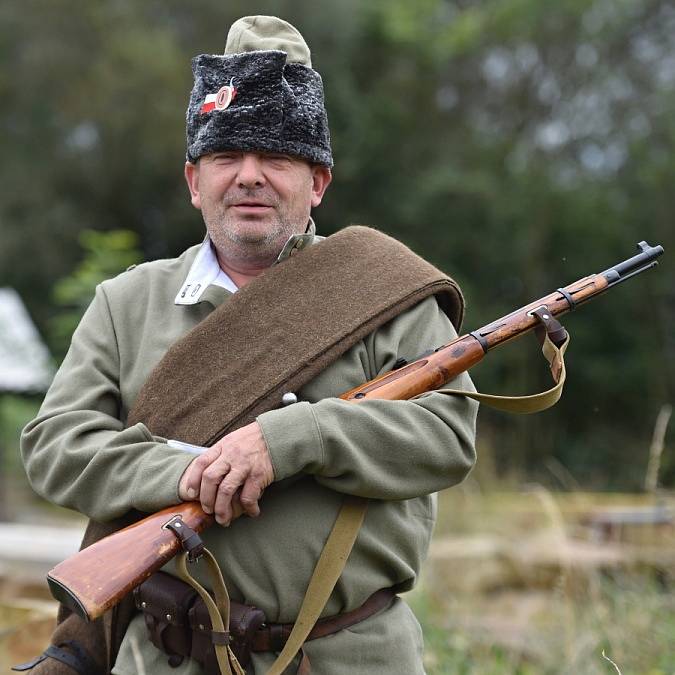 Vojenské cvičení členů SPVH Sever 2013, kteří secvičovali společně se členy LIR10 (C&K LandwehrInfanterie Regiment Nr.10 Mladá Boleslav) válečný boj z 1.světové války 1917 východní fronty ČS legie, se uskutečnilo o víkendu v Dolním Bousově. 