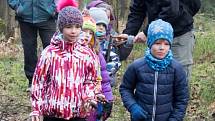 Nejmenší házenkáři z Bělé se vydali spolu s rodiči a trenéry na výlet k známé Březinské studánce.