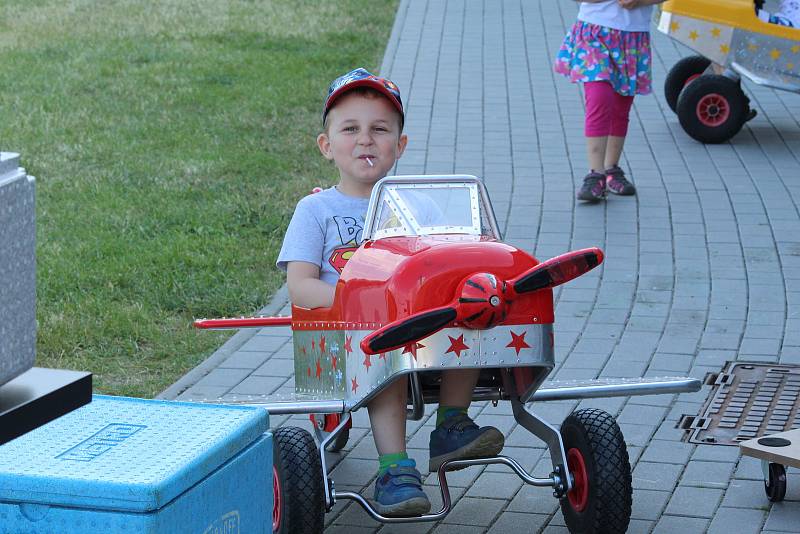 V LETECKÉM MUZEU Metoděje Vlacha v Mladé Boleslavi se sešli piloti ultra lehkých letadel, kteří do města automobilů přiletěli se svými stroji až z Německa. .