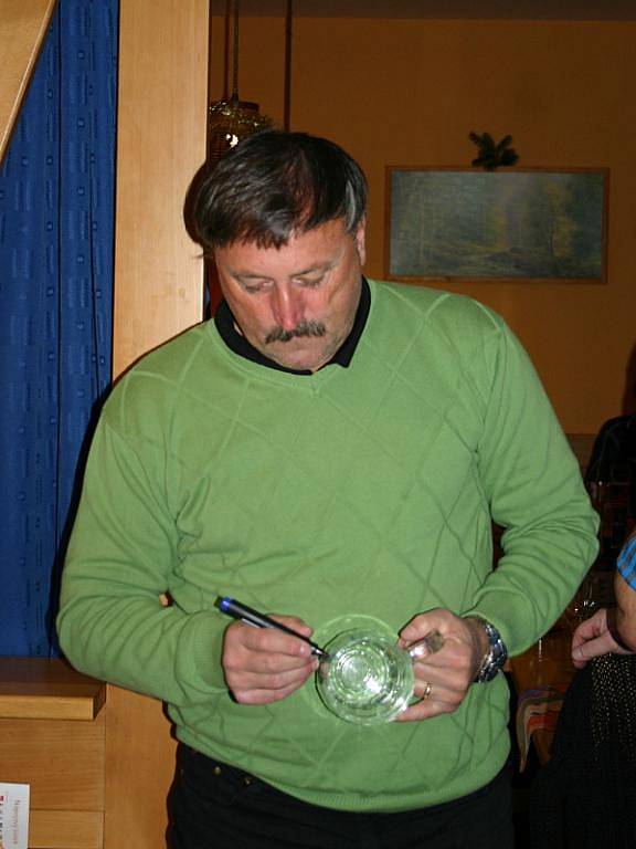 Vyhlášení výsledků Veteran Cupu 2009 a autogramiáda Antonína Panenky