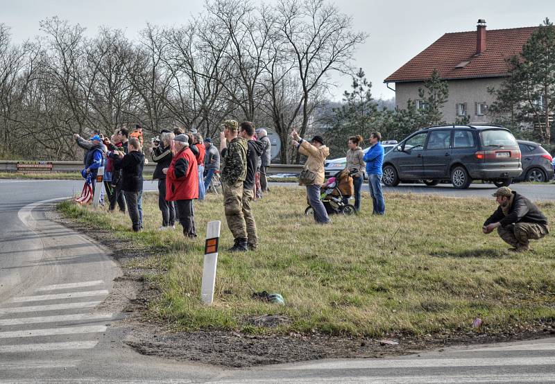 Českem znovu projížděl americký vojenský konvoj.