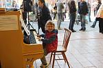 Piano ve veřejném prostoru už mají i v Mnichově Hradišti, konal se tu i koncert Teresy Trnkové