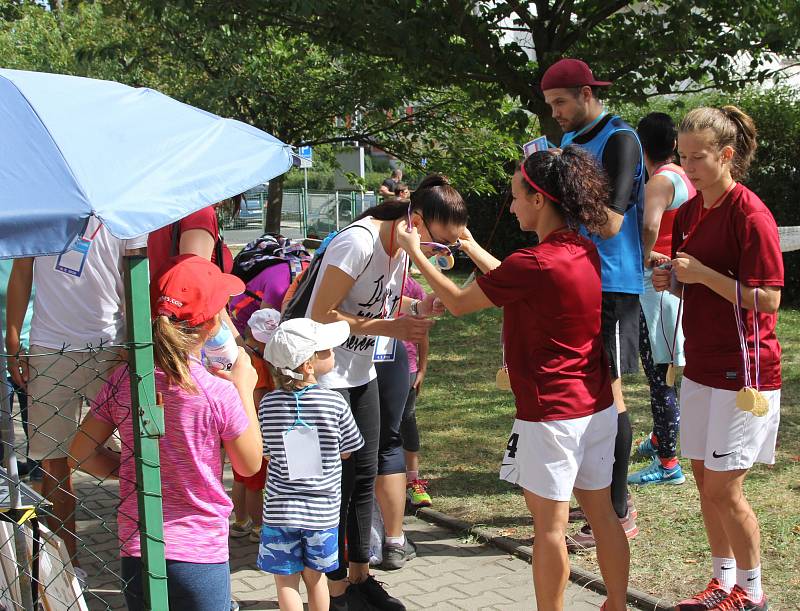 Klub Delfín oslavil desáté výročí charitativním během