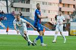 Fotbalisté Viktorie Plzeň slaví kolo před koncem FORTUNA:LIGY mistrovský titul. Definitivně si ho při bodové ztrátě Slavie s Ostravou (1:1) zajistili vítězstvím 2:0 nad Hradcem Králové. Utkání se hrálo v Mladé Boleslavi, kde Východočeši nastupovali v sezo