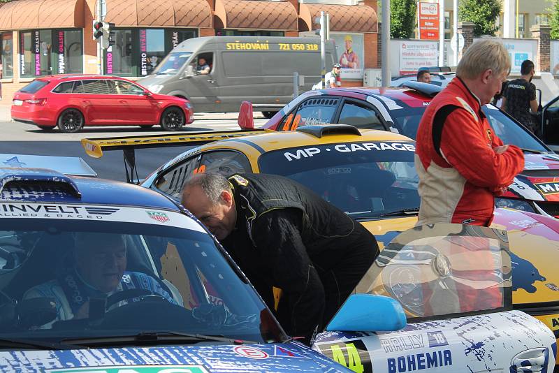 Prostor okolo Bondy centra, Škoda Muzea a autobusového nádraží ovládla v sobotu dopoledne rychlostní zkouška.